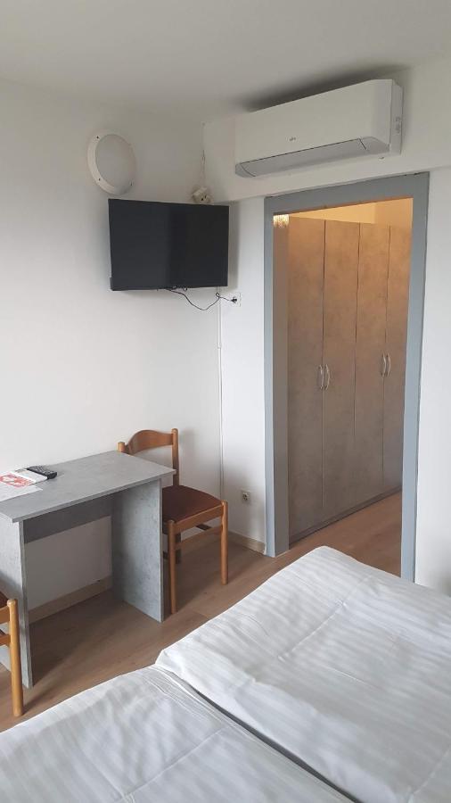 Herberg Boarding House Lucija