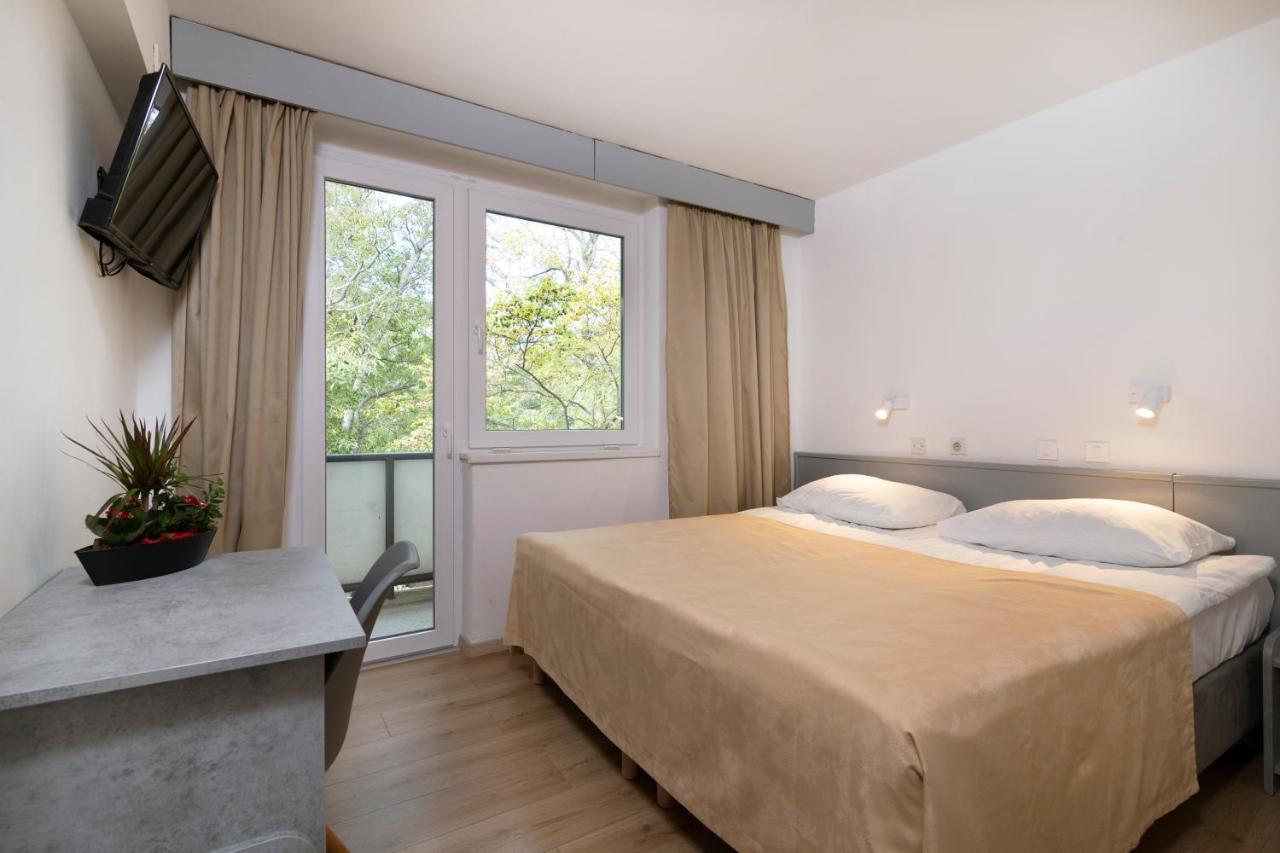 Herberg Boarding House Lucija *