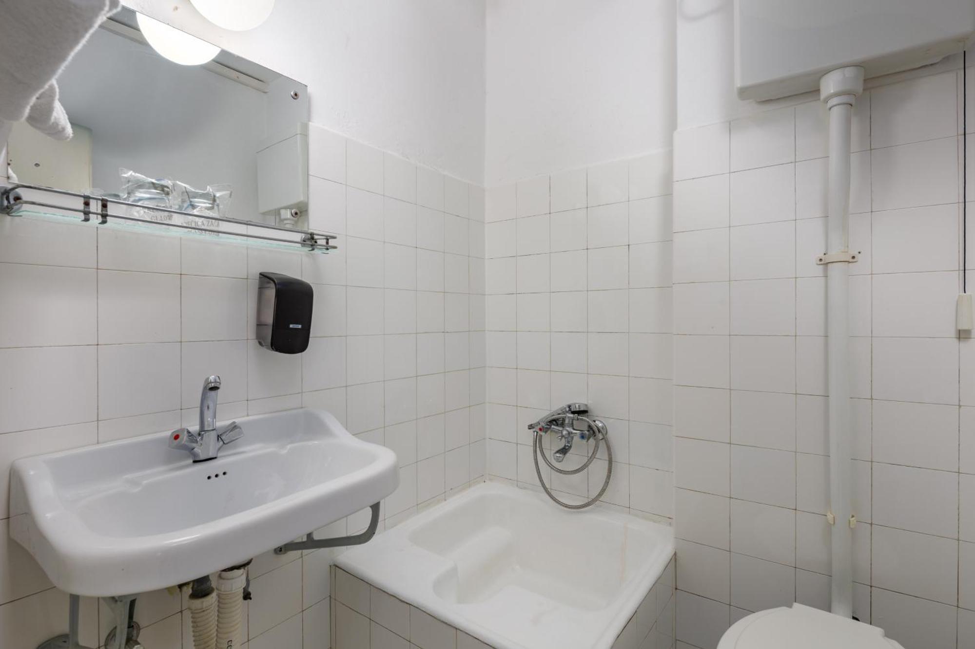 Herberg Boarding House Lucija *